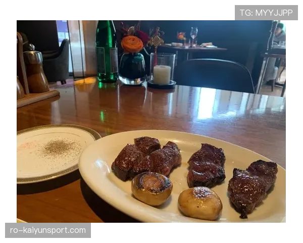 东契奇赛前吃三块牛排配红酒，这胃是租来的吧？