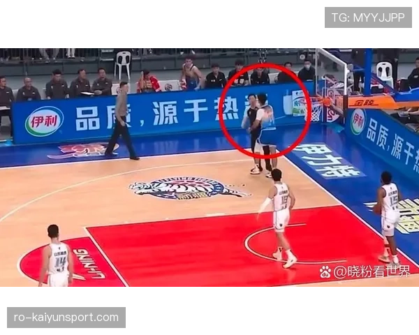 篮球规则深度解析：何为投篮犯规及其判罚标准？
